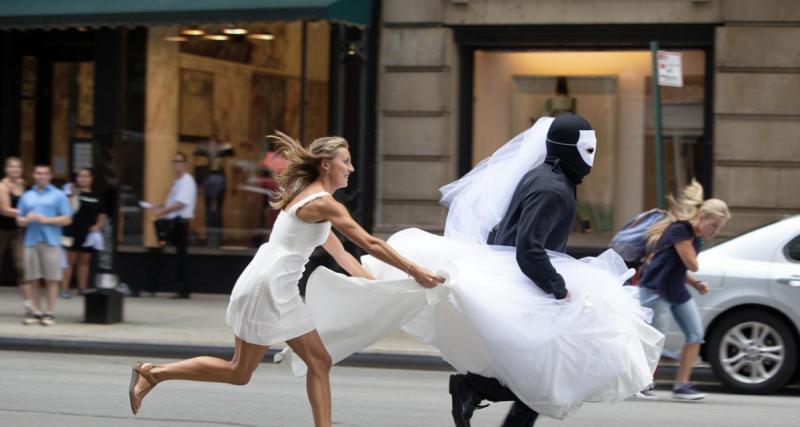  - Volée en pleine préparation de mariage, sa voiture contenait sa robe de mariée : elle se lance à la poursuite du voleur