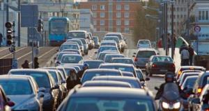 Des feux allumés sur le périphérique à Paris, des tentatives de blocages à Bordeaux et Rennes, "Bloquons tout" perturbe les automobilistes ce 10 septembre