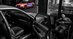 Ivre, il s’endort au volant puis tente de fuir la police… avant d’être retrouvé sur la terrasse d’un kebab