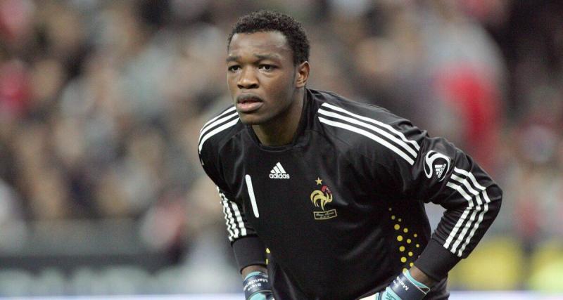  - De successeur de Grégory Coupet à doublure d'Hugo Lloris, comment Steve Mandanda a perdu sa place de numéro un chez les Bleus