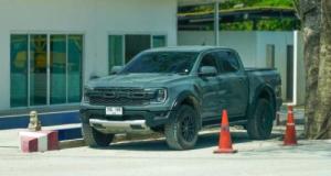 Il amène son pick-up pour une vidange, il le récupère totalement en pièces détachées