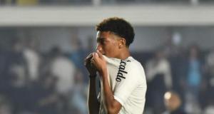 Fils de Robinho et chouchou de Neymar, il affole la Premier League à 17 ans