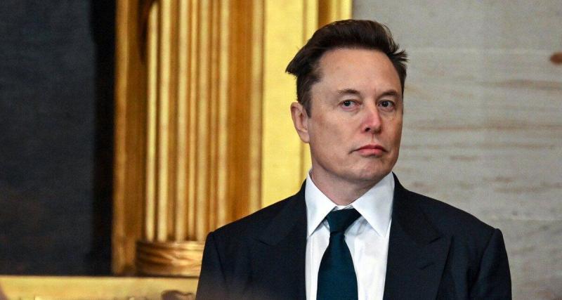 - Critiqué pour son pactole à 1000 milliards, Musk investit dans Tesla