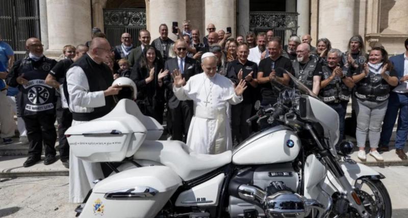  - La moto BMW R18 du pape Léon XIV bientôt vendue aux enchères