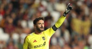 Football : quand Hugo Lloris arrête un penalty sans le faire exprès