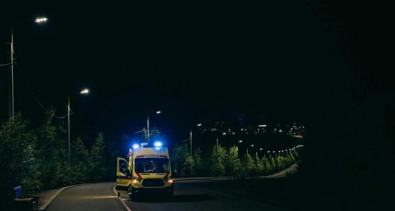  - Elle perd le contrôle de sa voiture et percute un poids lourd de plein fouet !