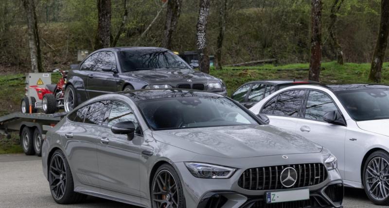  - Une Mercedes oublié près de l’aéroport récolte plus de 1 000 € d’amendes