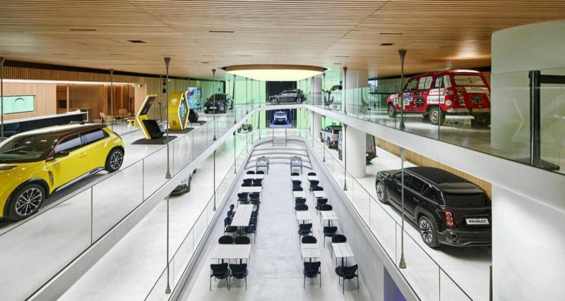  - Renault inaugure son nouveau Défilé sur les Champs-Elysées