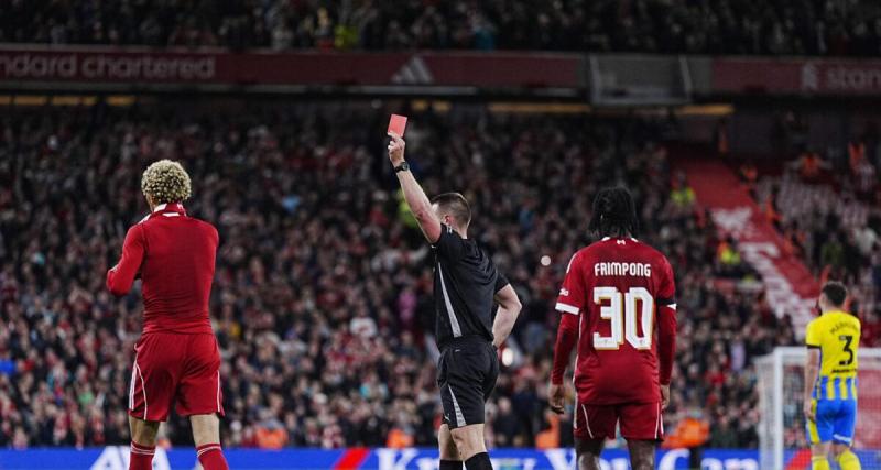  - Liverpool : Ekitike violemment repris de volée par Slot après son carton rouge "stupide"