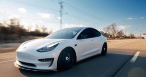 Ils rêvaient d’un exploit en Tesla… la réalité les rattrape après à peine 96 kilomètres