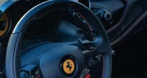 Polémique : arrêté en Ferrari pour un excès de vitesse en ville, il repart avec… des compliments de la police !