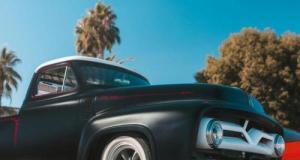 Sa voiture électrique roule et se recharge en même temps : incroyable idée… ou énorme erreur ?