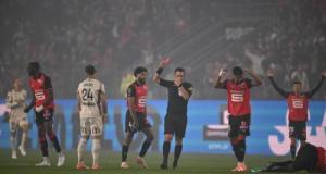 À dix depuis la 1ère minute, Lens résiste à Rennes à la pause