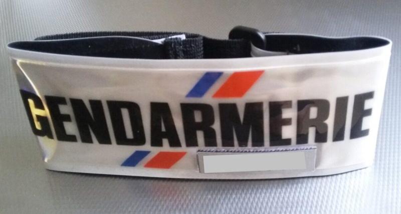  - Il tracte deux voitures de luxe sur une petite remorque… La gendarmerie le cueille net