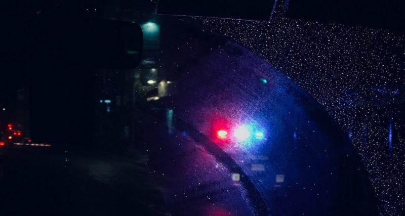  - Il refuse de s’arrêter, percute une voiture… ce que la police a trouvé ensuite est incroyable