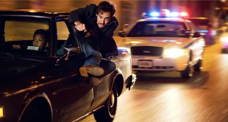  - Il tente de fuir la police en sautant du véhicule en marche