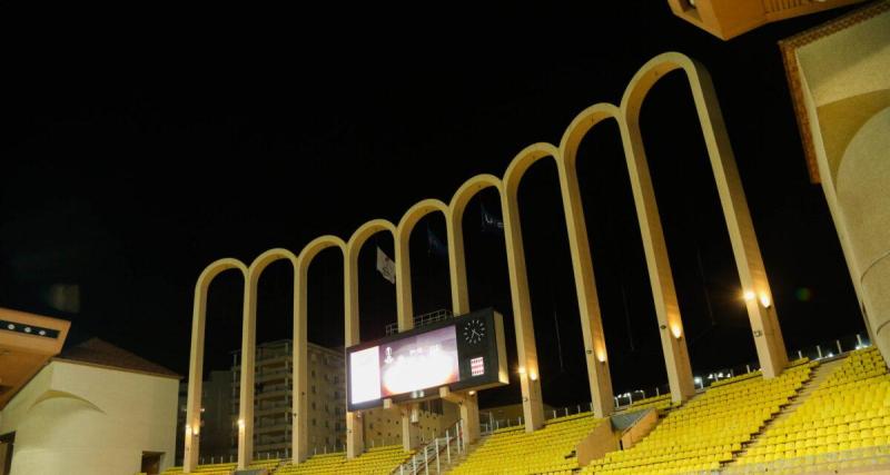  - Monaco : le Stade Louis-II entame sa mue, des sièges rouges et blancs seront installés