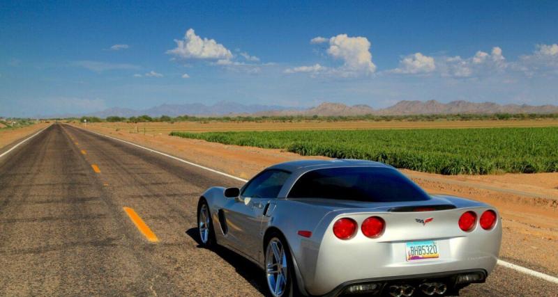  - Vidéo - Scène surréaliste : un père écrase la Corvette Z06 de son fils avec sa Cadillac Blackwing