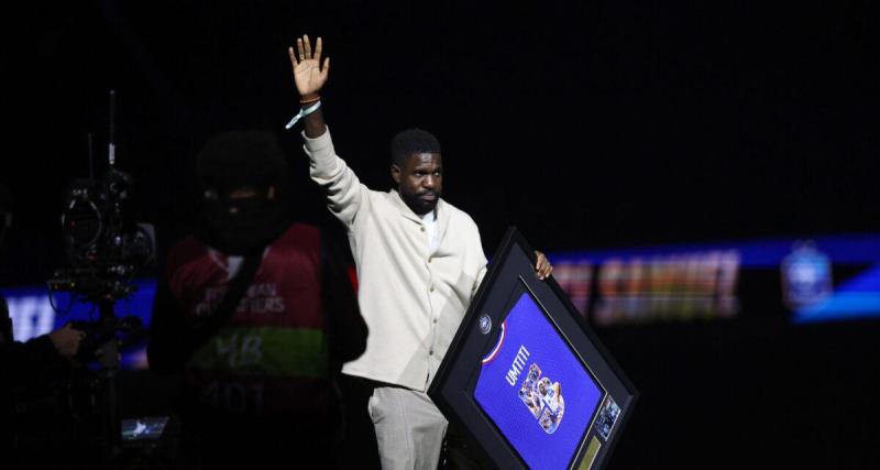  - Équipe de France : Samuel Umtiti célébré au Parc des Princes après sa retraite
