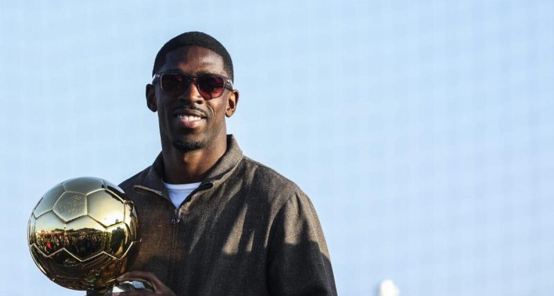 - PSG : Ousmane Dembélé a présenté son Ballon d'Or à Évreux, sa ville natale