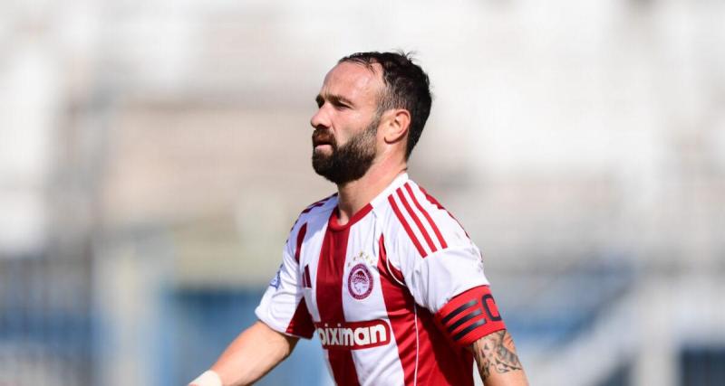  - Étranger : à 41 ans, Mathieu Valbuena claque un somptueux coup-franc direct avec la réserve de l'Olympiakos