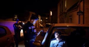 Ivre avec plus de 2g dans le sang, il se fait réveiller par la police au volant de sa voiture