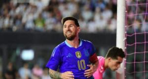 Cristiano Ronaldo s'est offert un record dingue, Messi lui répond dans la foulée !