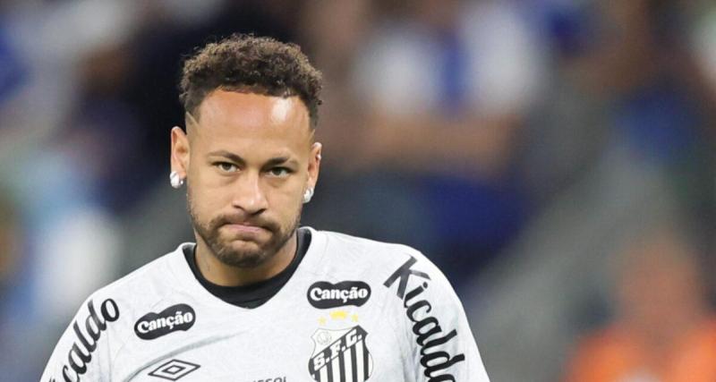  - Sa fille violemment frappée, Neymar vole à son secours pendant un match