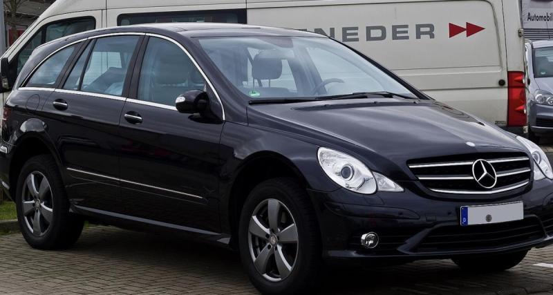  - Il achète une Mercedes-Benz Classe R pour le prix d’un scooter et la remet à neuf pour quelques sous