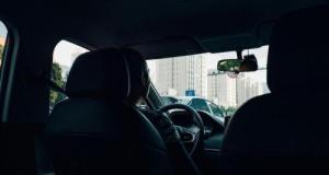 Un simple contrôle routier dévoile un réseau de “Uber shit” : le livreur, un SDF, trahi par l'odeur de cannabis dans la voiture "de service" fournie par la bande !