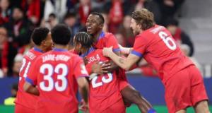 Pacho ouvre le score face à Leverkusen, le PSG entre dans l'histoire de la C1