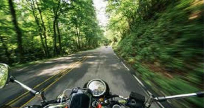  - Plusieurs motards se filmaient jusqu’à 290 km/h, les vidéos finissent par leur valoir de très lourdes sanctions