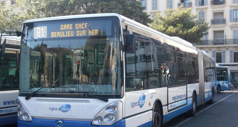  - Pris sur le fait, un chauffeur de bus double un motard à pleine vitesse… et assume totalement