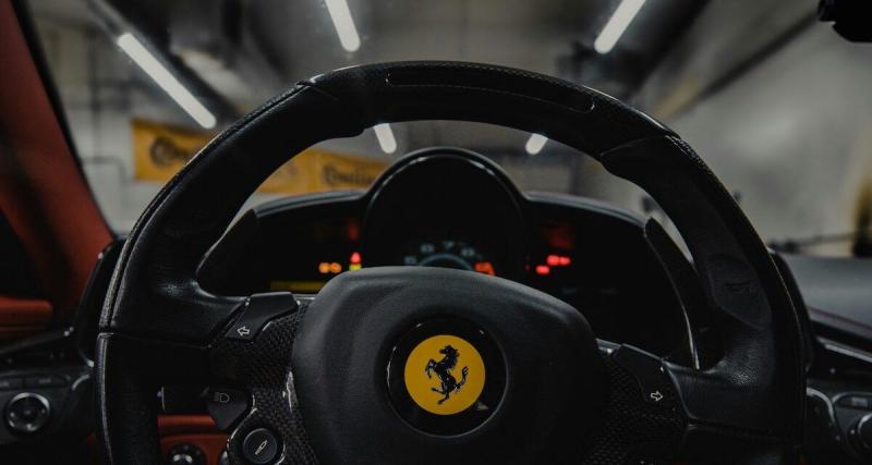  - Son charme a trompé le vendeur : elle repart au volant d’une Ferrari flambant neuve à 165 000 € sans payer un centime !
