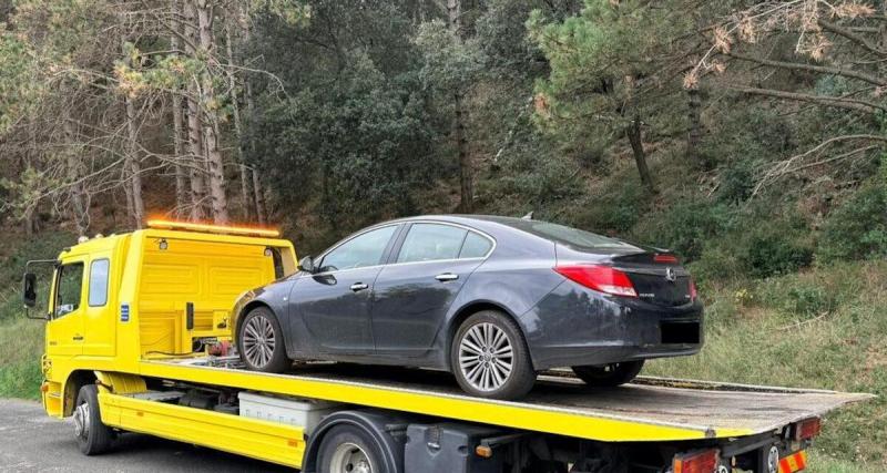  - Malgré son âge, il emboîte le pas à un jeune chauffard : direction la fourrière pour les deux !