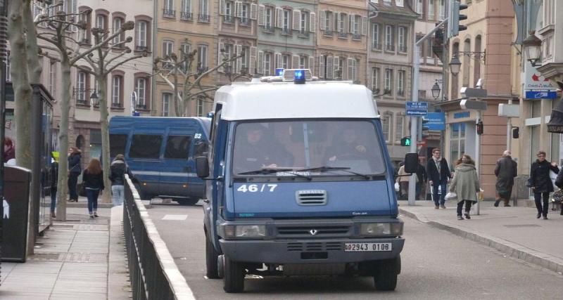  - Il fait un vol plané de 30 mètres, après une sortie de route… les gendarmes le retrouvent endormi chez lui