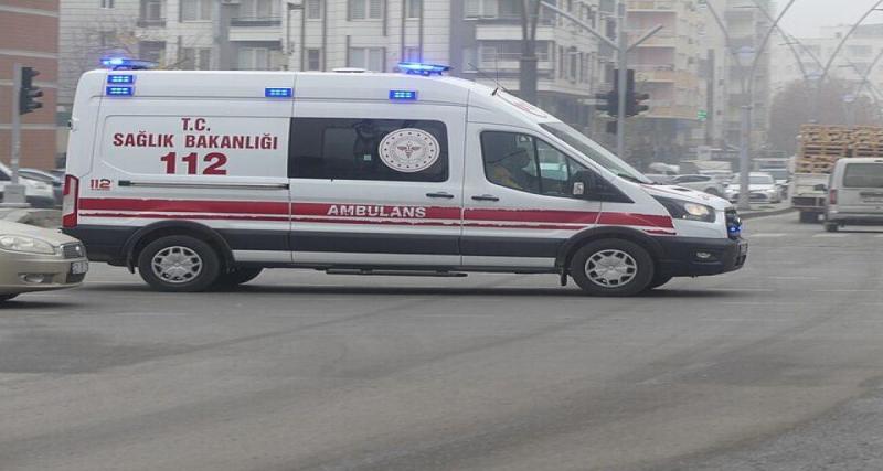  - Ivre et drogué, il perd le contrôle de sa voiture et finit à l'hôpital avec ses amis