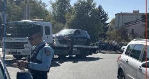 Il vole une voiture dans le jardin des propriétaires… avant d’échapper à la prison