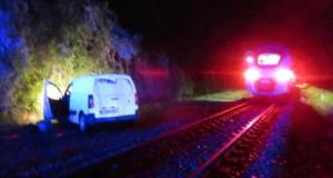 Un TER percute un véhicule bloqué sur les rails : un conducteur frôle la mort à quelques secondes près