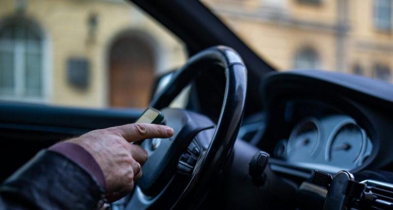  - Les gendarmes stupéfaits : ce chauffard qui a dépassé la vitesse autorisée pour entretenir son moteur a presque cent ans !