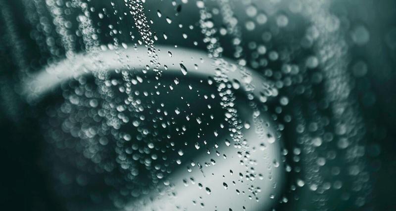  - Voici comment un homme a sauvé un conducteur piégé dans une Audi tombée dans une rivière (vidéo)