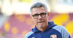 "Nous étions prêts à jouer" : la mise au point d'Olivier Frapolli (Laval) sur le report du match à Bastia