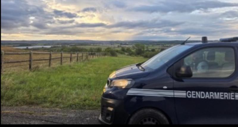  - Il grille un stop et se fait interpeller avec un stock impressionnant dans sa voiture