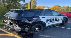 Endormi au volant, il percute une voiture de police… et accuse sa Tesla !