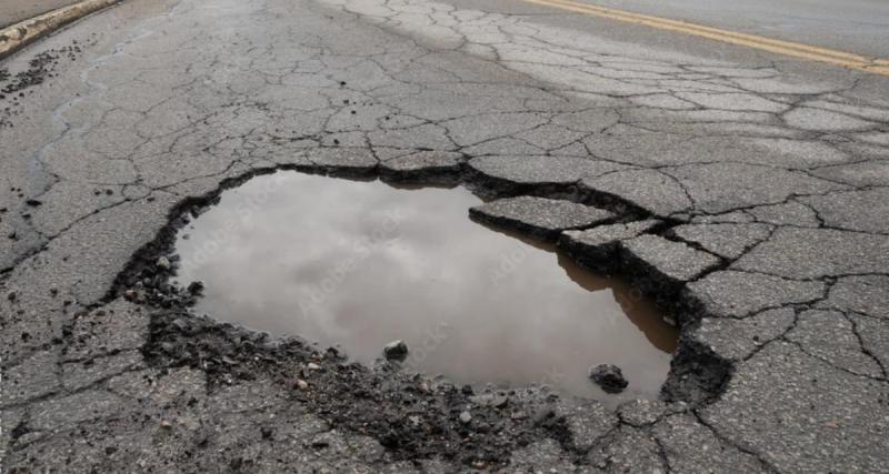 - Il sort de sa voiture et tombe dans un trou sur le parking de la gare routière