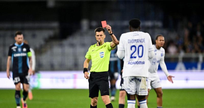  - "Catastrophique" : De Zerbi et Pélissier fustigent l'arbitrage d'Auxerre-OM