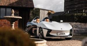 Deux anciens ingénieurs Tesla inventent une voiture électrique sans toit ni pare-brise : la Longbow Speedster