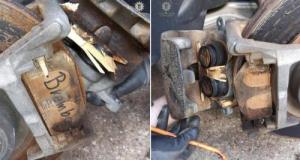 La police découvre un Mercedes GLE équipé… de plaquettes de frein en bois !