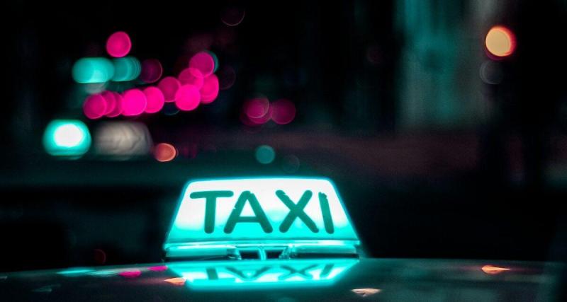  - Un mini-scandale diplomatique : une querelle sur le prix d’une course à travers les Alpes entre un ministre britannique et un chauffeur de taxi français !