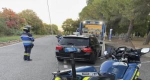 Son portable lui sauve la vie après une chute dans un ravin